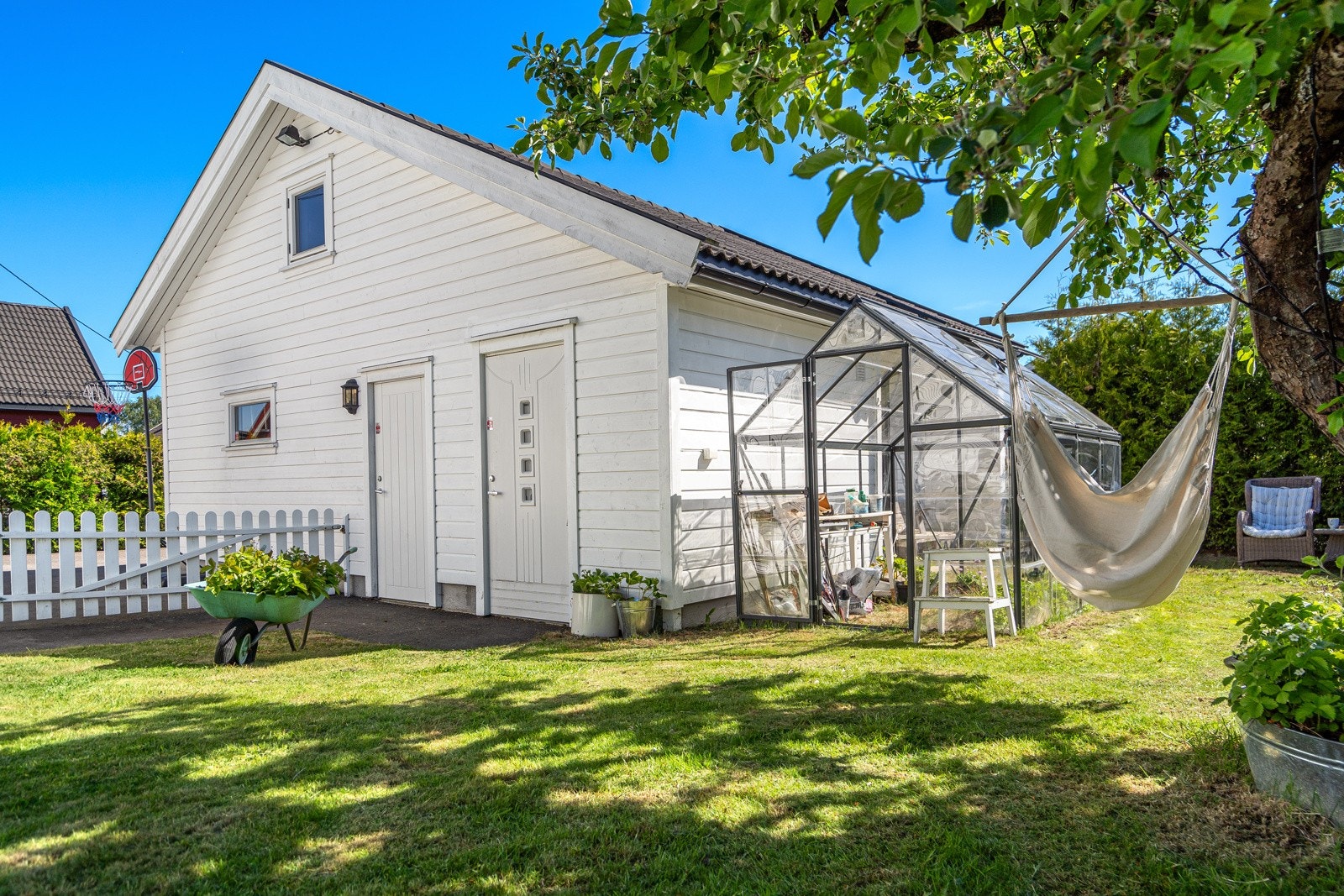 Fint drivhus som medfølger! Galleribilde