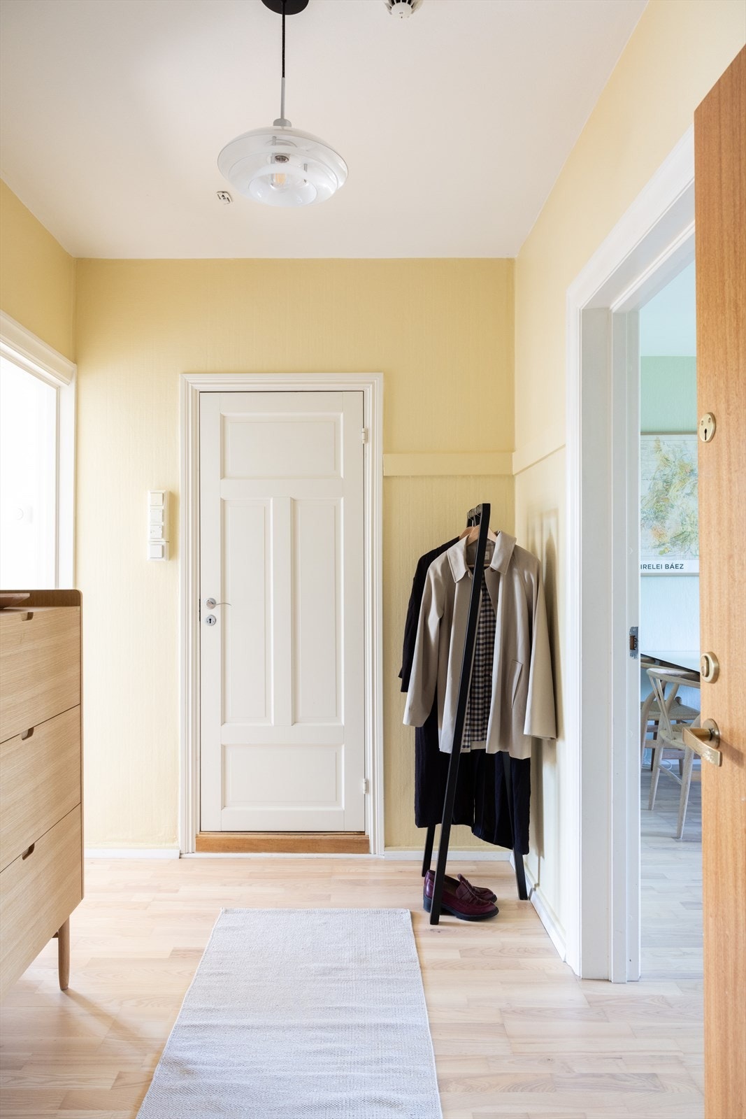 Baderom har inngang fra entré. Galleribilde