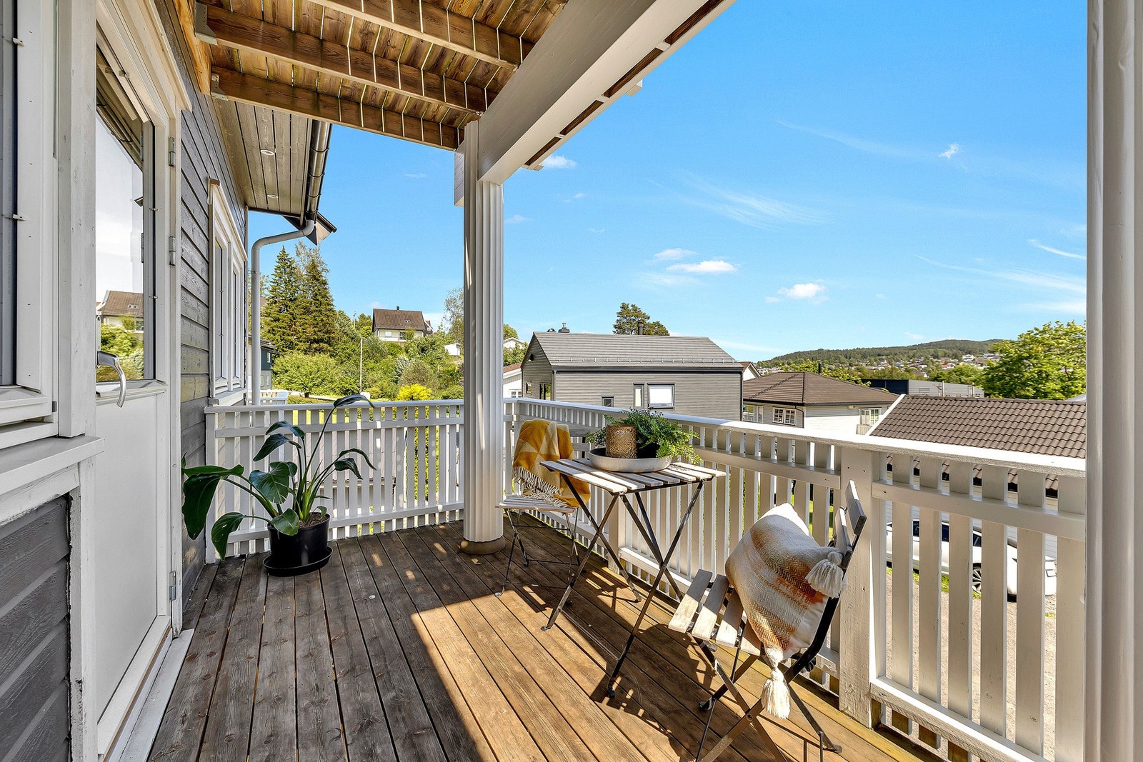 Verandaen måler 7 kvm og er et ypperlig sted å ta frokosten og morgenkaffen. Galleribilde