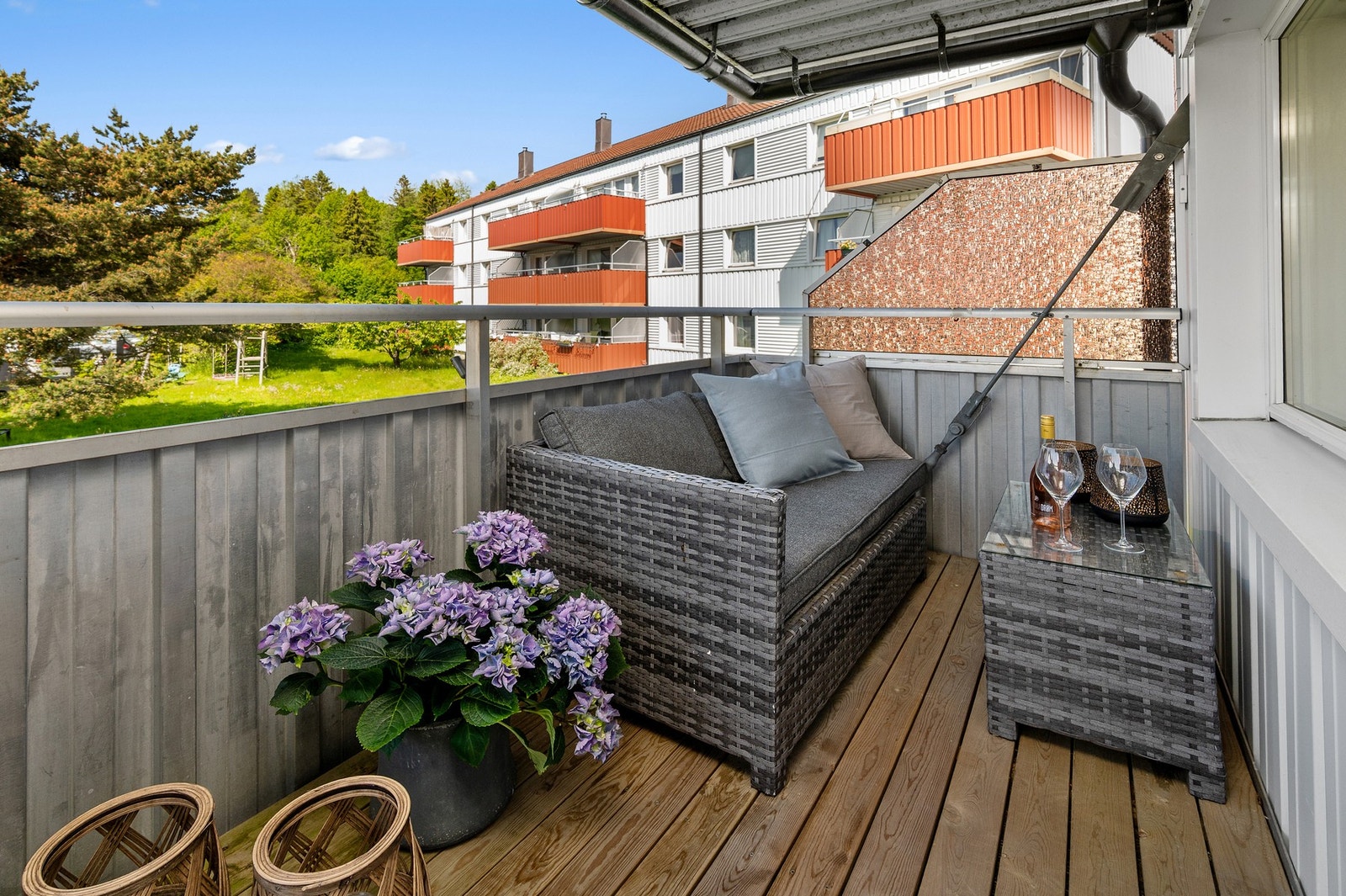 Her er det god plass til en sittegruppe. Galleribilde