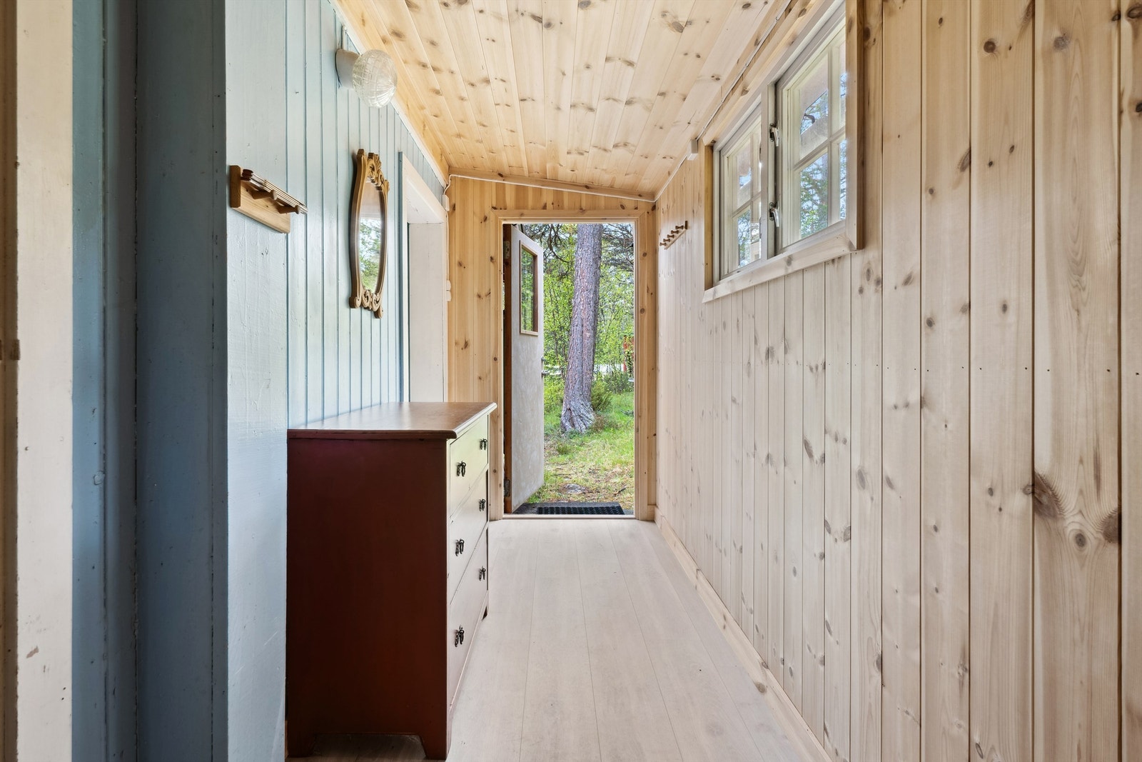 Entré/gang. Galleribilde