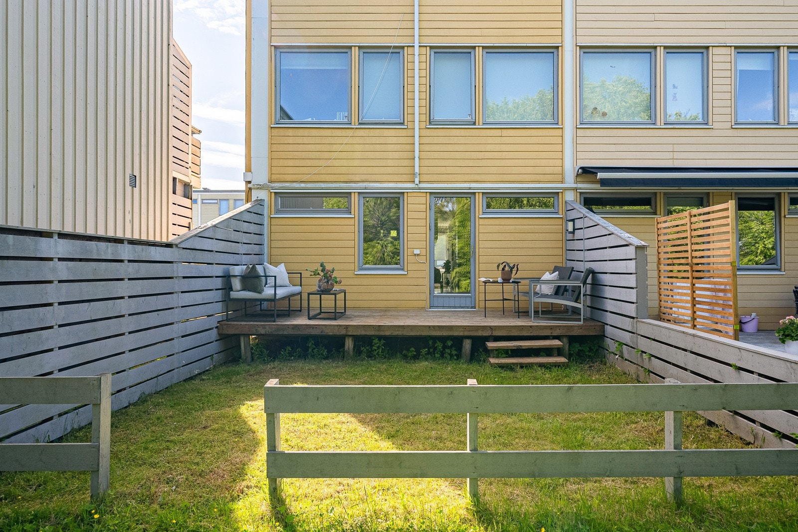 Her kan man ha mange fine stunder med nytraktet kaffe og morgensol. Galleribilde