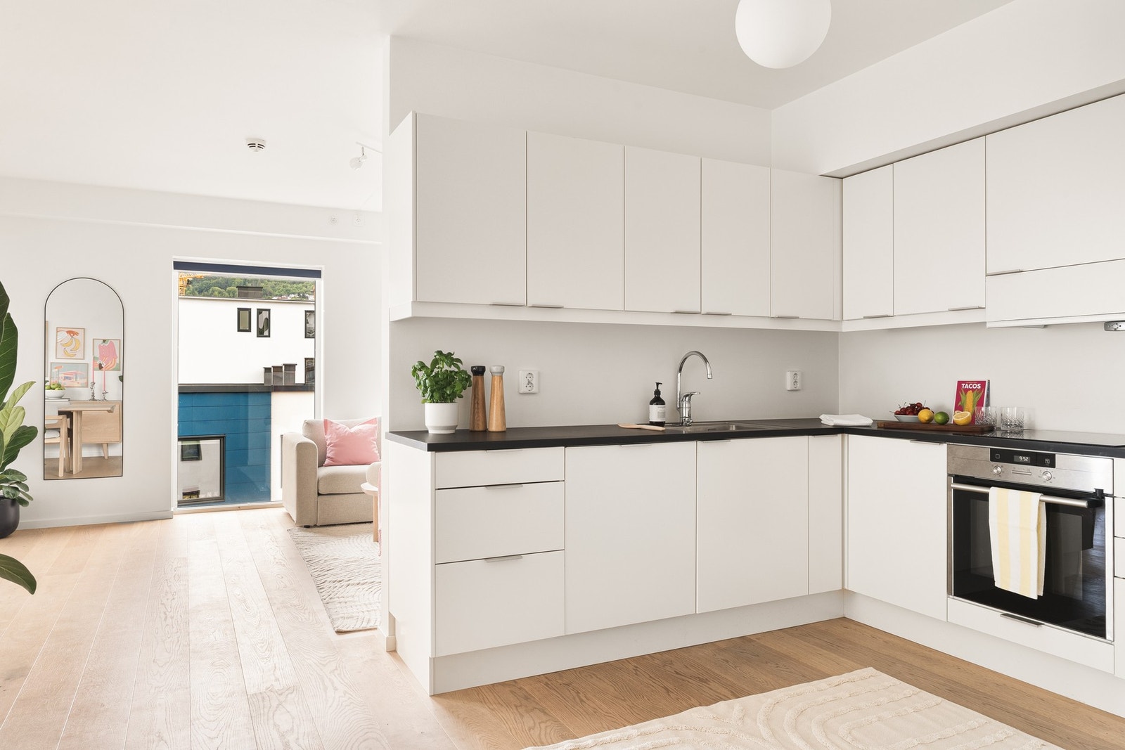 Det er integrerte hvitevarer. Galleribilde