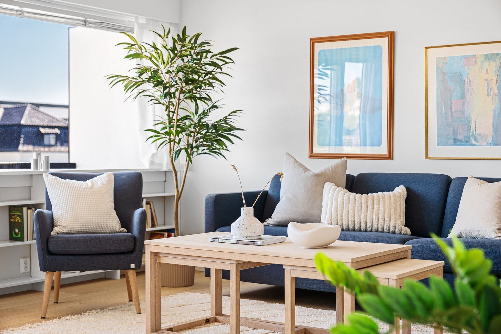 - Leiligheten ble pusset opp i 2022 med blant annet nye gulv og overflater - Galleribilde