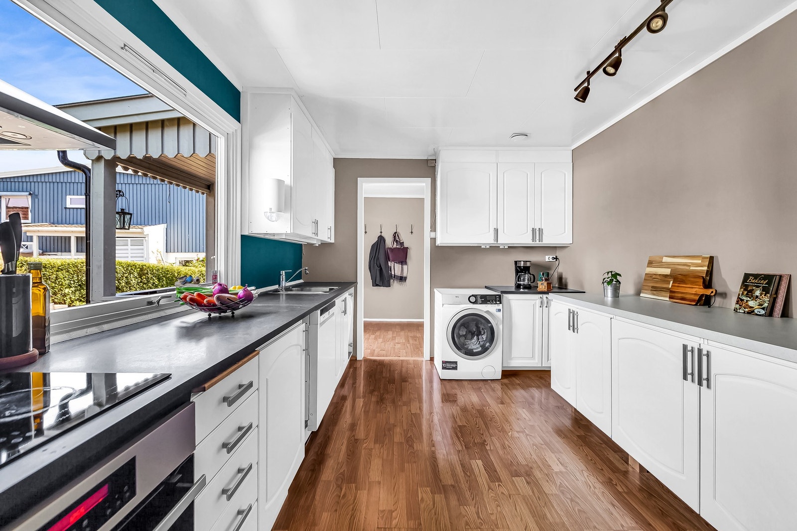 Her kan du med enkle grep sette ditt eget preg, samtidig som du har et kjøkken som fungerer godt fra dag én. Galleribilde