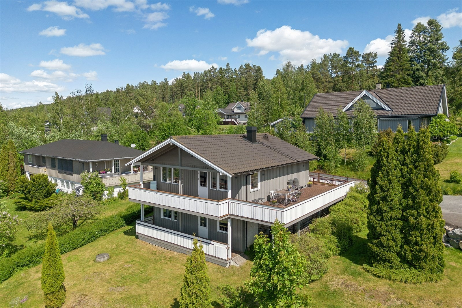 Velkommen til Nordlundvegen 15 - Presentert av Glenn Kristen Strand, DNB Eiendom. Galleribilde