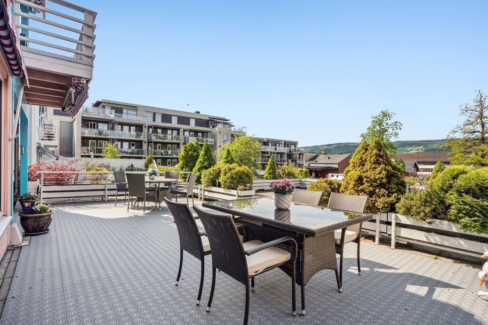 Sameiet Park Terrasse er et veldrevet og attraktiv sameie med flott beliggenhet. Galleribilde