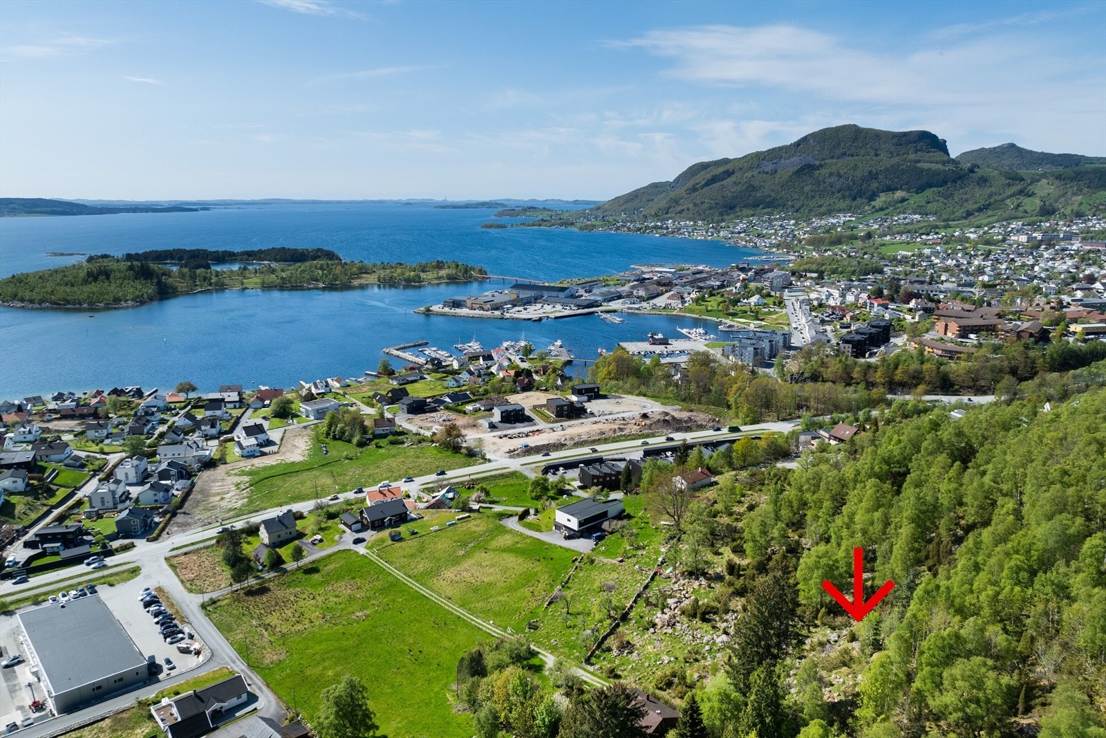Parsellen på Tungland ligger like ved Jørpeland sentrum med fin utsikt Galleribilde