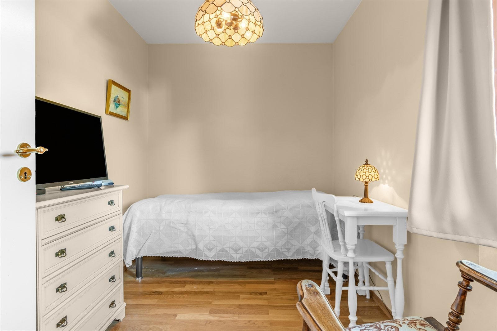 Soverom 2 egner seg godt som barnerom, gjesterom eller kontor Galleribilde