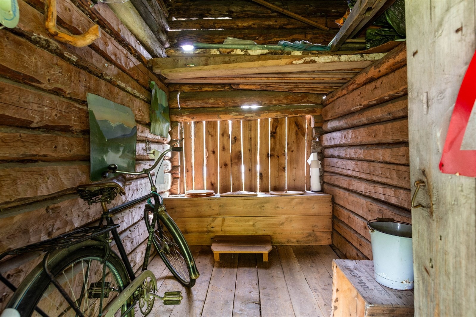 "Trehulleren" fra en svunnen tid _ et lite stykke nostalgi midt i naturens ro. Galleribilde