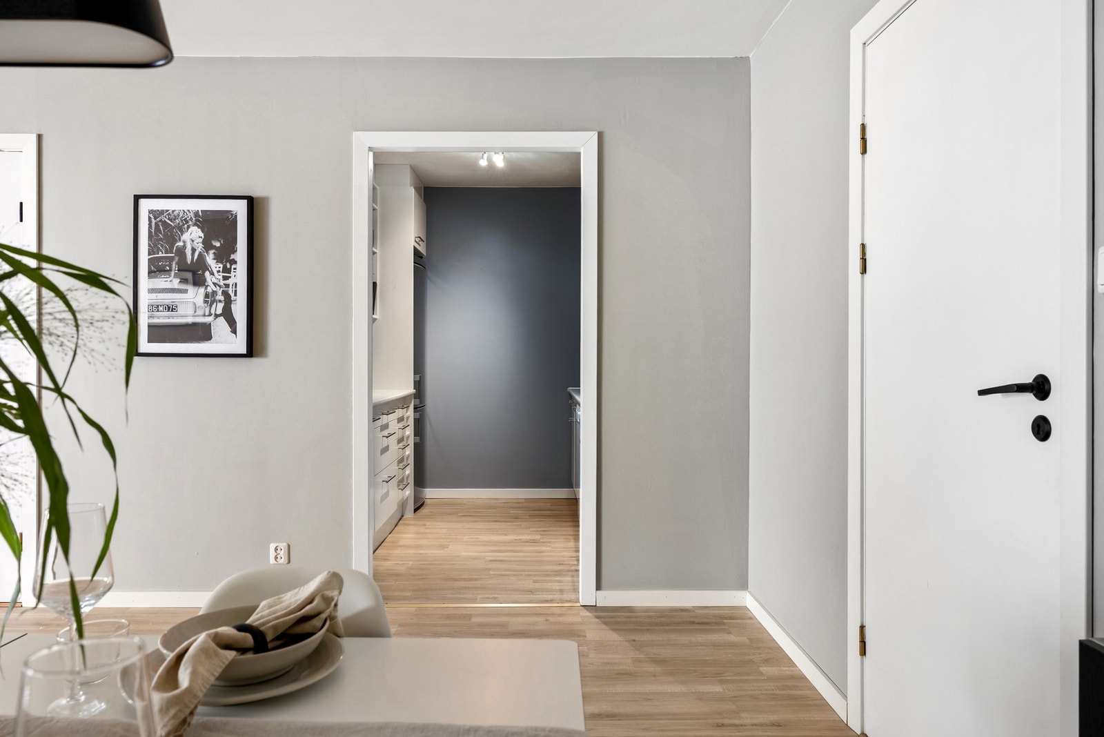 Videre adkomst til separat kjøkken. Galleribilde