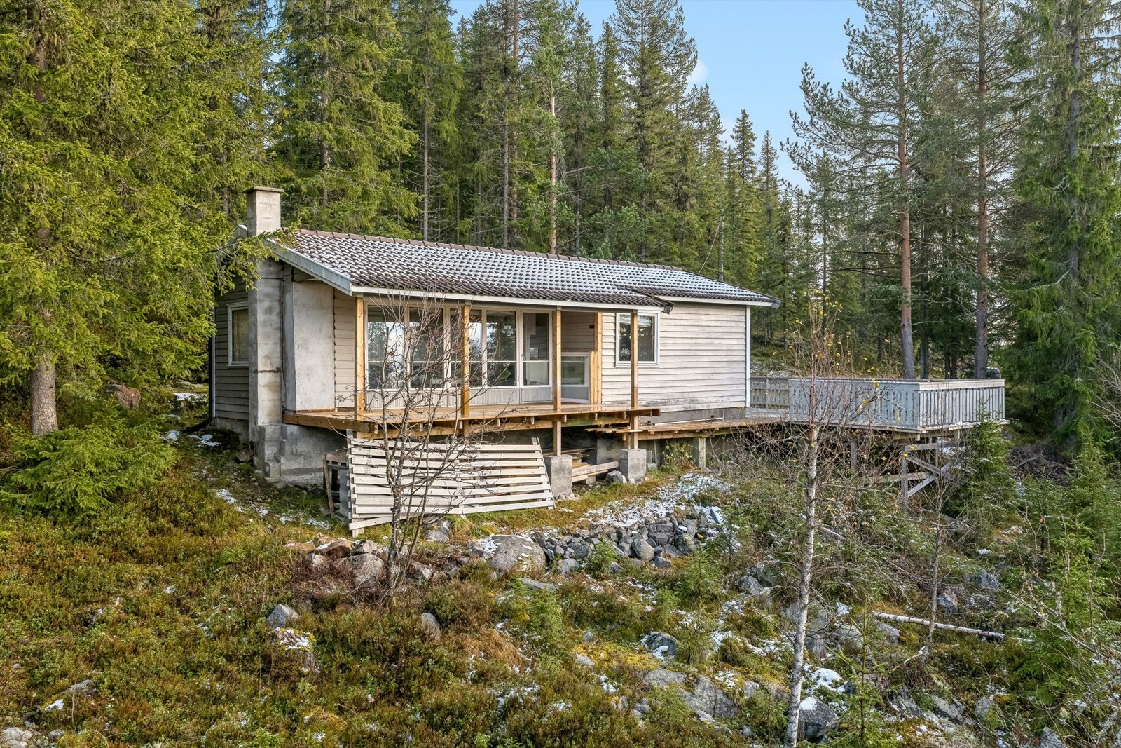 Boligen ligger ca. 612 meter over havet og har fin utsikt. Galleribilde