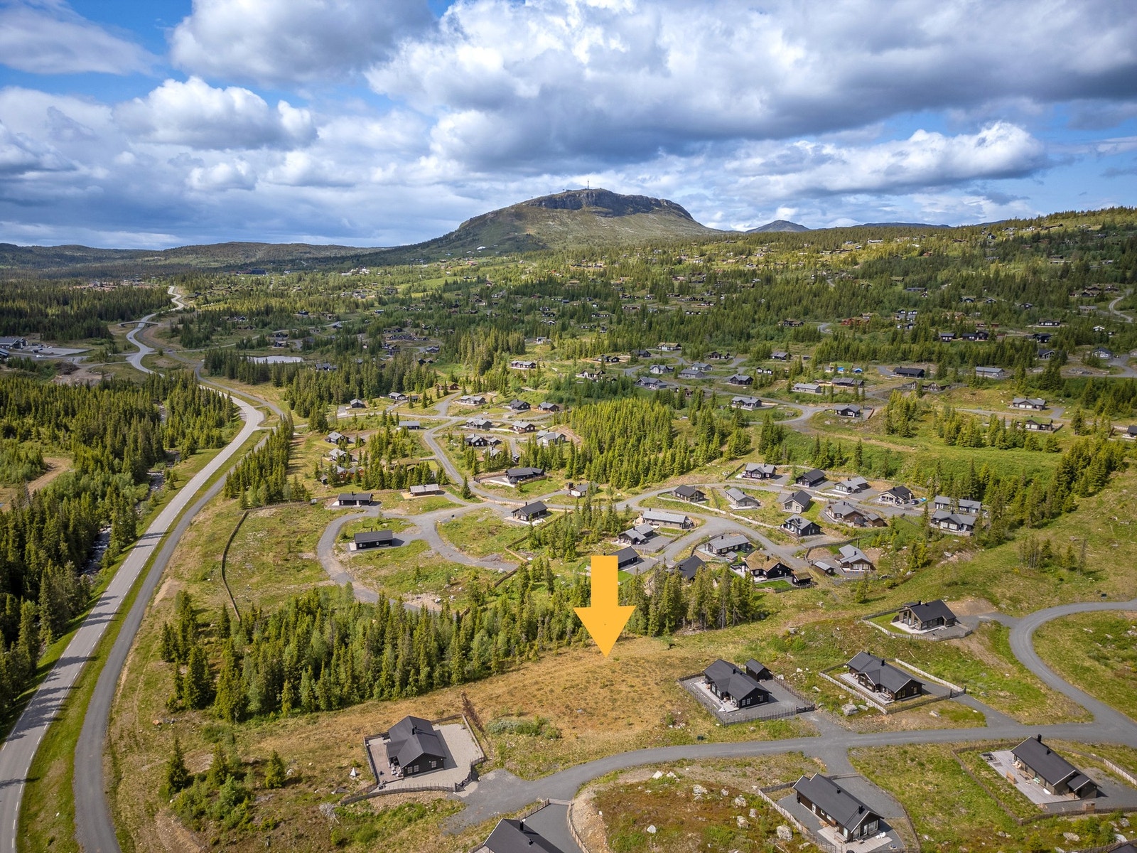 Byggeklar fritidstomt med flott beliggenhet i Slåseterlia med gode solforhold. Galleribilde