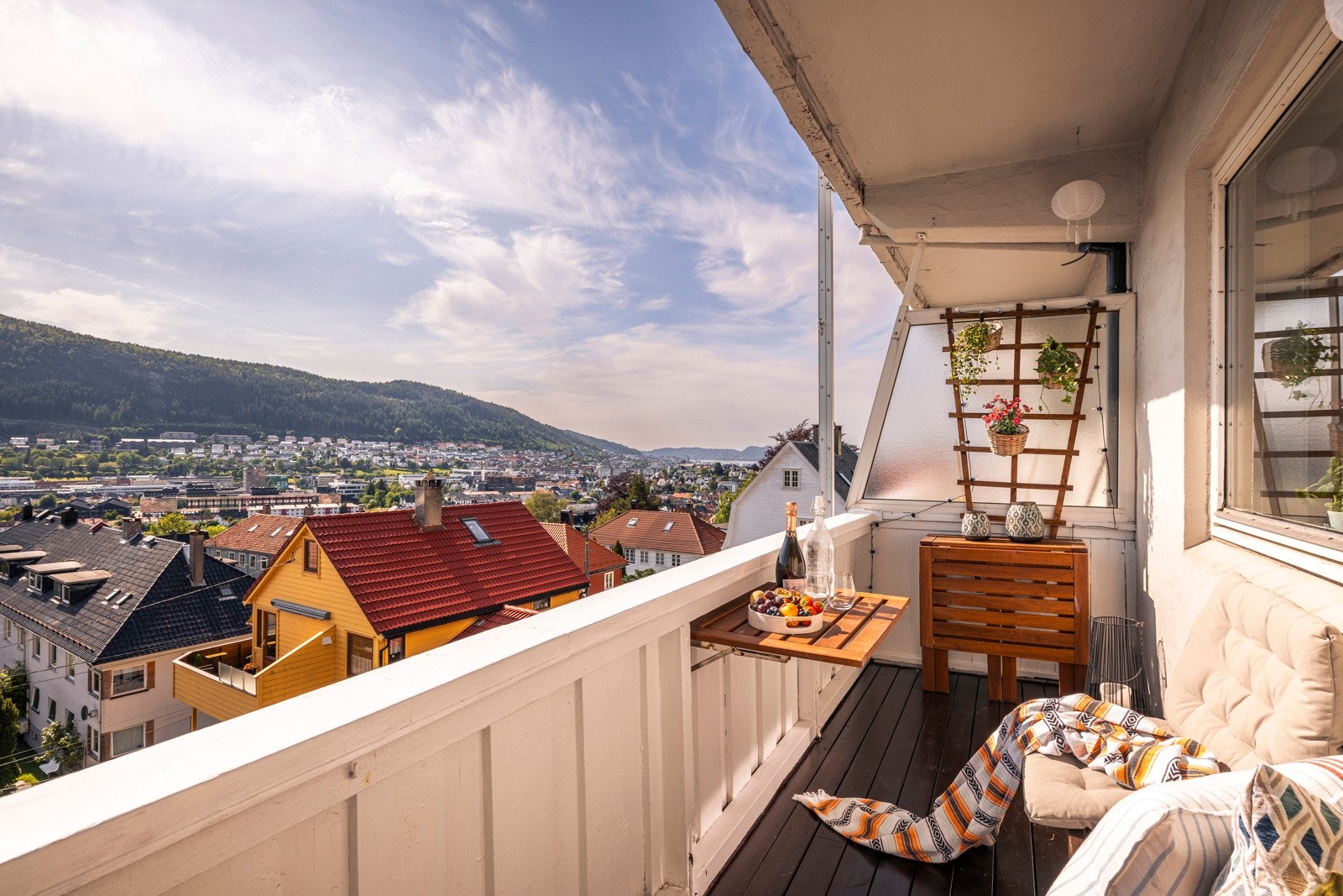 Stor, solrik balkong på ca. 6 kvm! Galleribilde