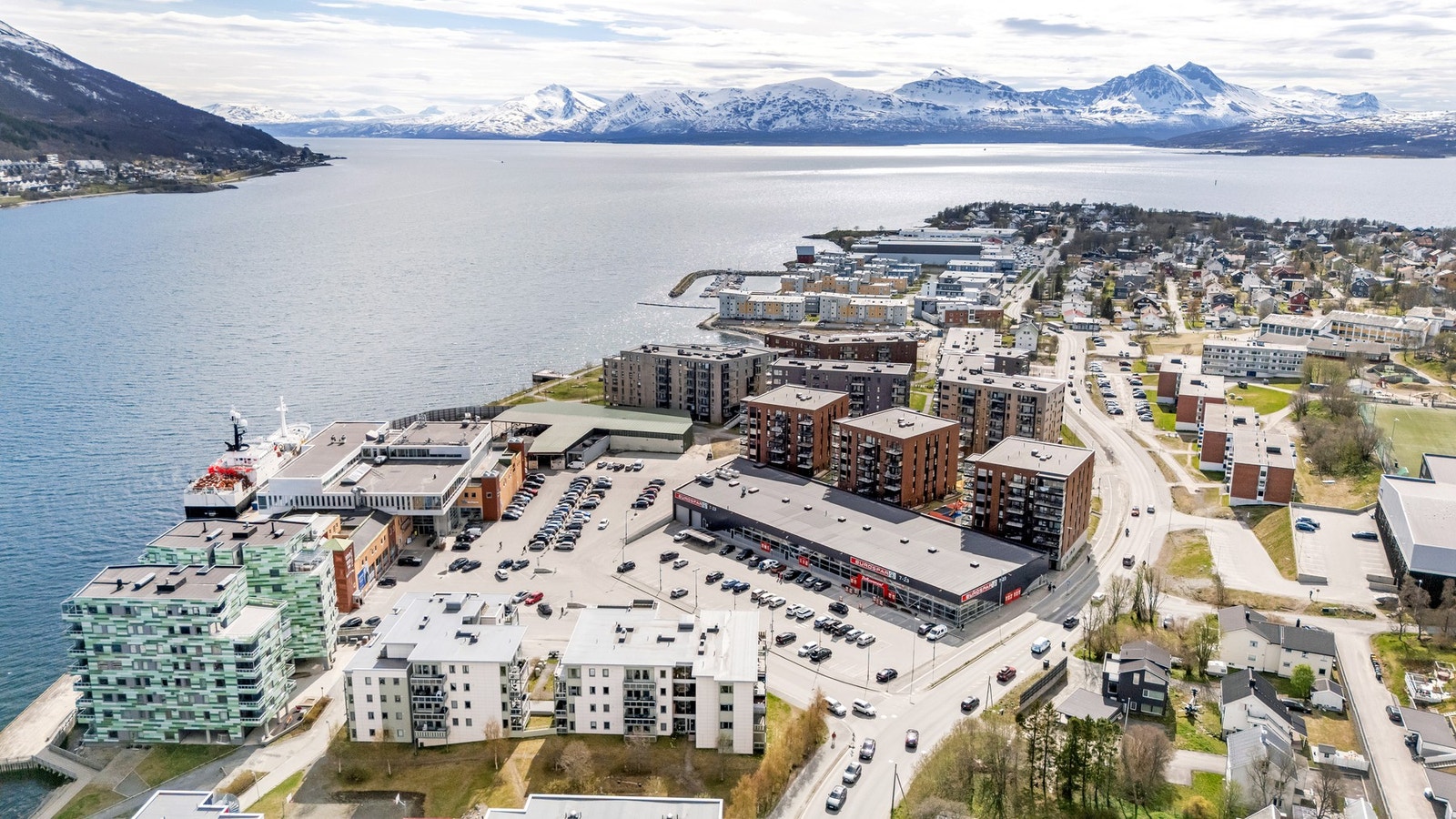 Området har flere små parkanlegg - her er det koselig å rusle litt rundt på godværsdager Galleribilde