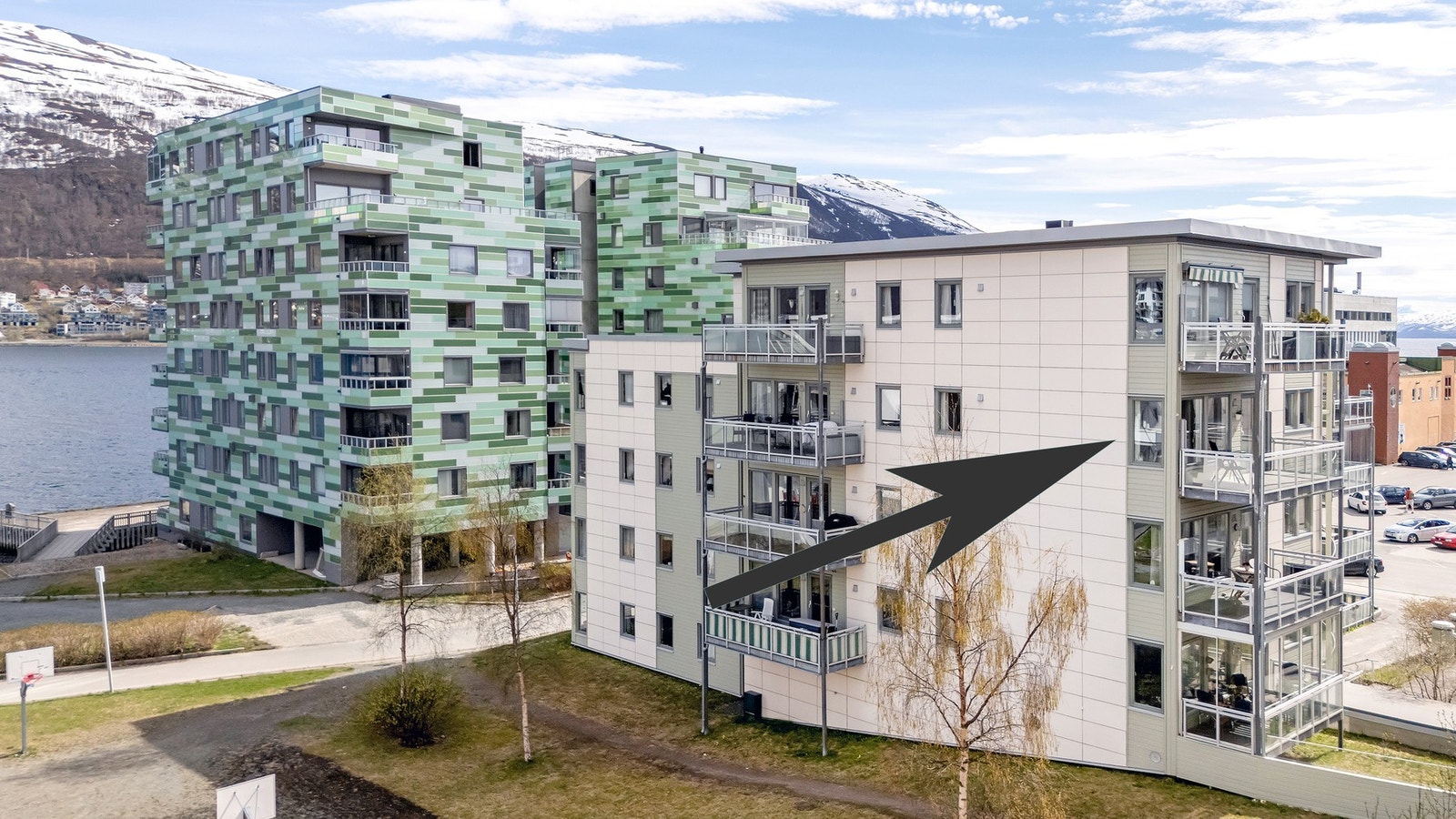 Leiligheten ligger i byggets 4. etasje mot nordvest Galleribilde