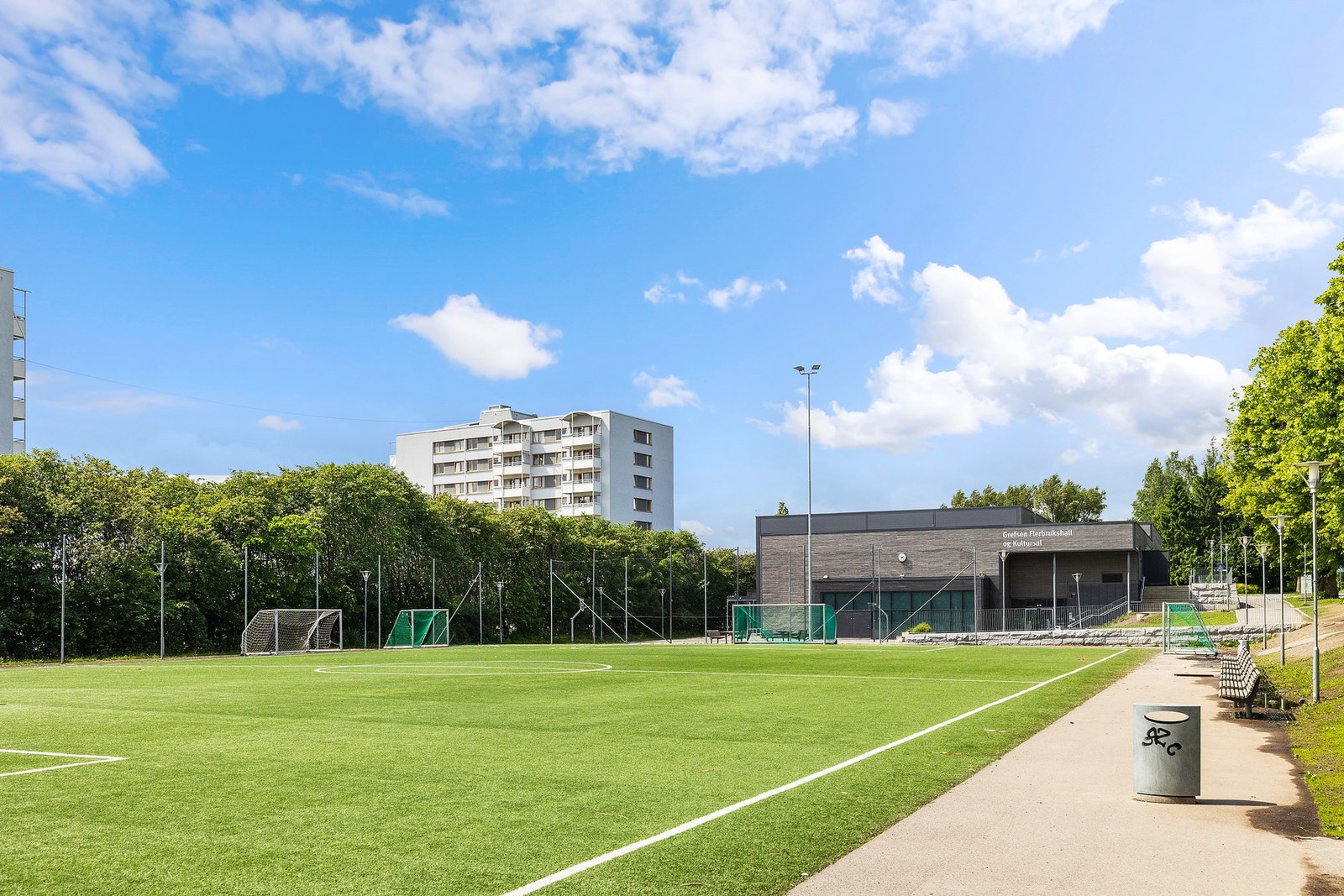 Grefsen flerbrukshall. Galleribilde