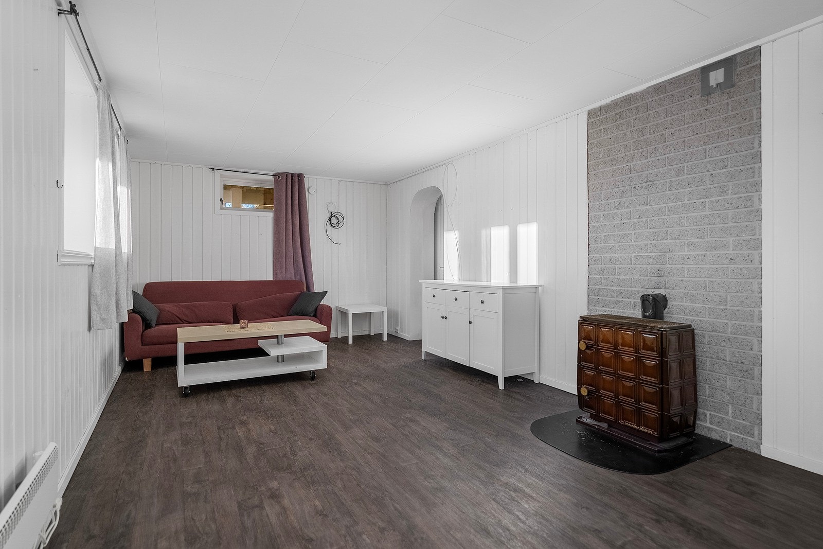 Stue i sokkeleilighet. Galleribilde