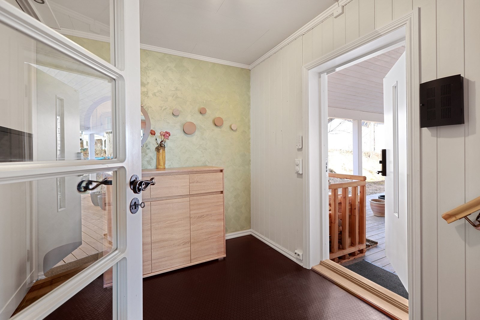 Fra entréen har du adkomst til gang, bad og så stue. Galleribilde