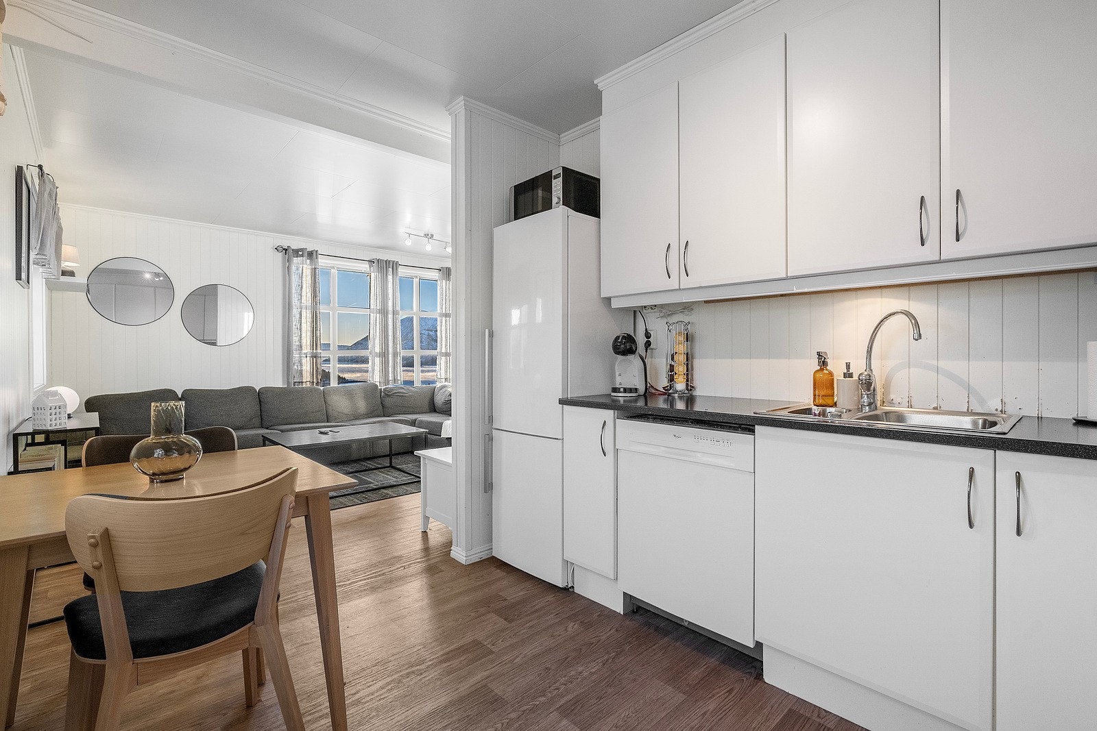 Kjøkken i utleiedel. Galleribilde