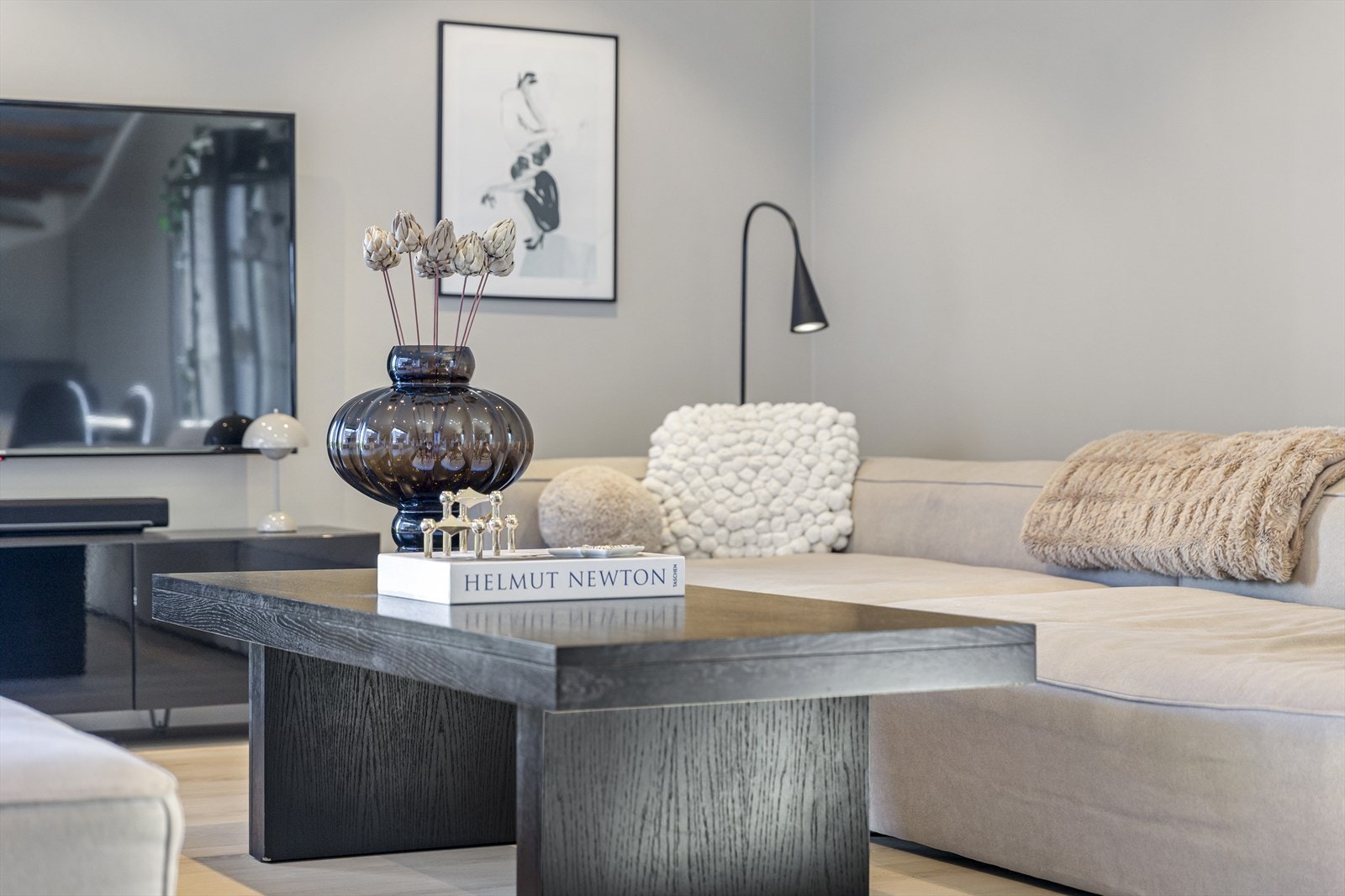 I stuen er det god plass til møblement. Galleribilde