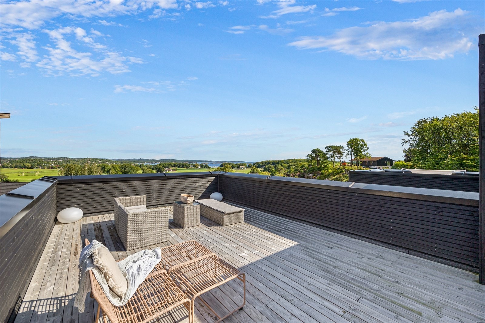 En av de to takterrassene. Galleribilde