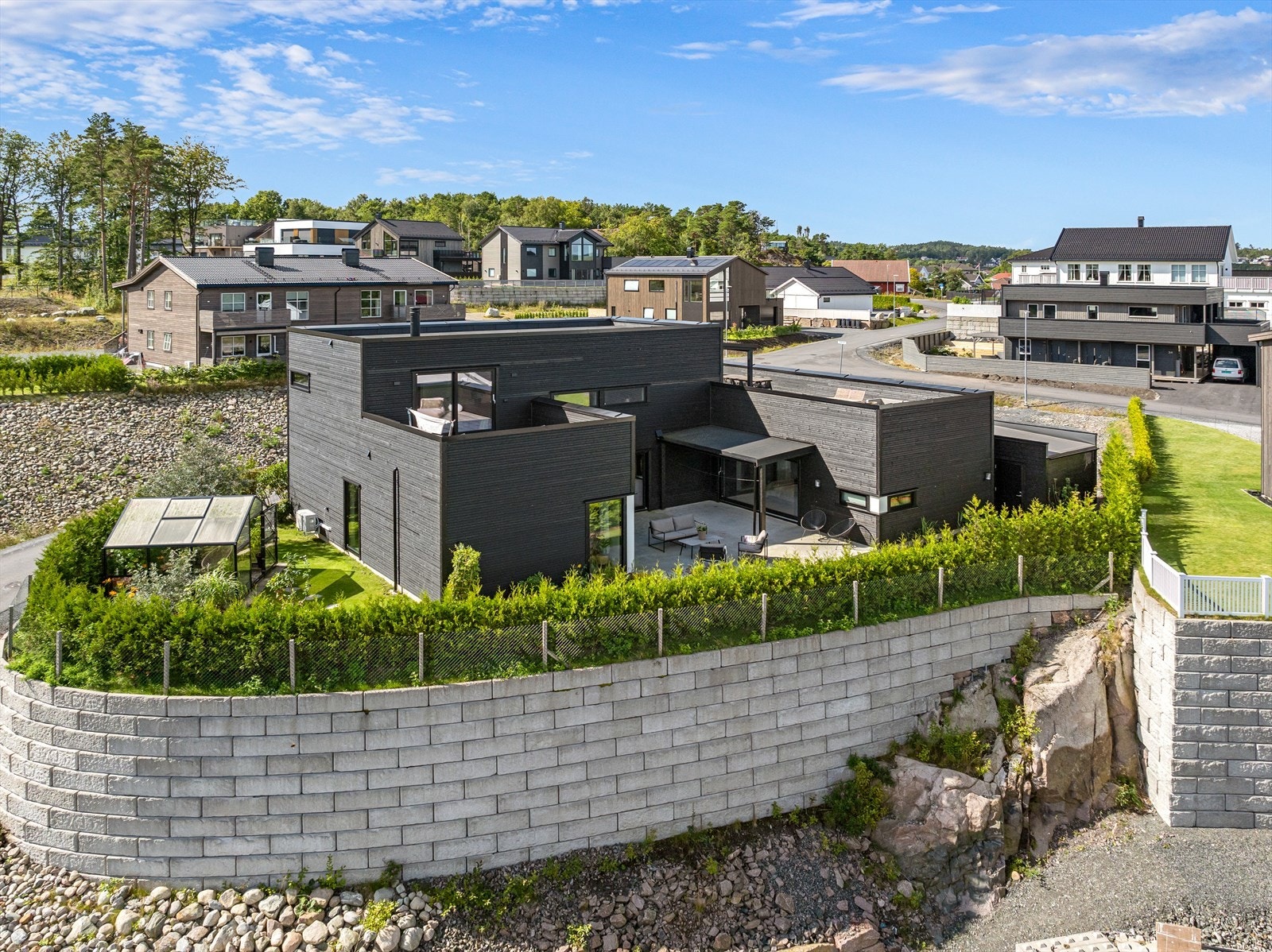 Velkommen til Teisendal 14! -Boligen ligger i det populære og nye boligfeltet på Trolldalstoppen. Galleribilde