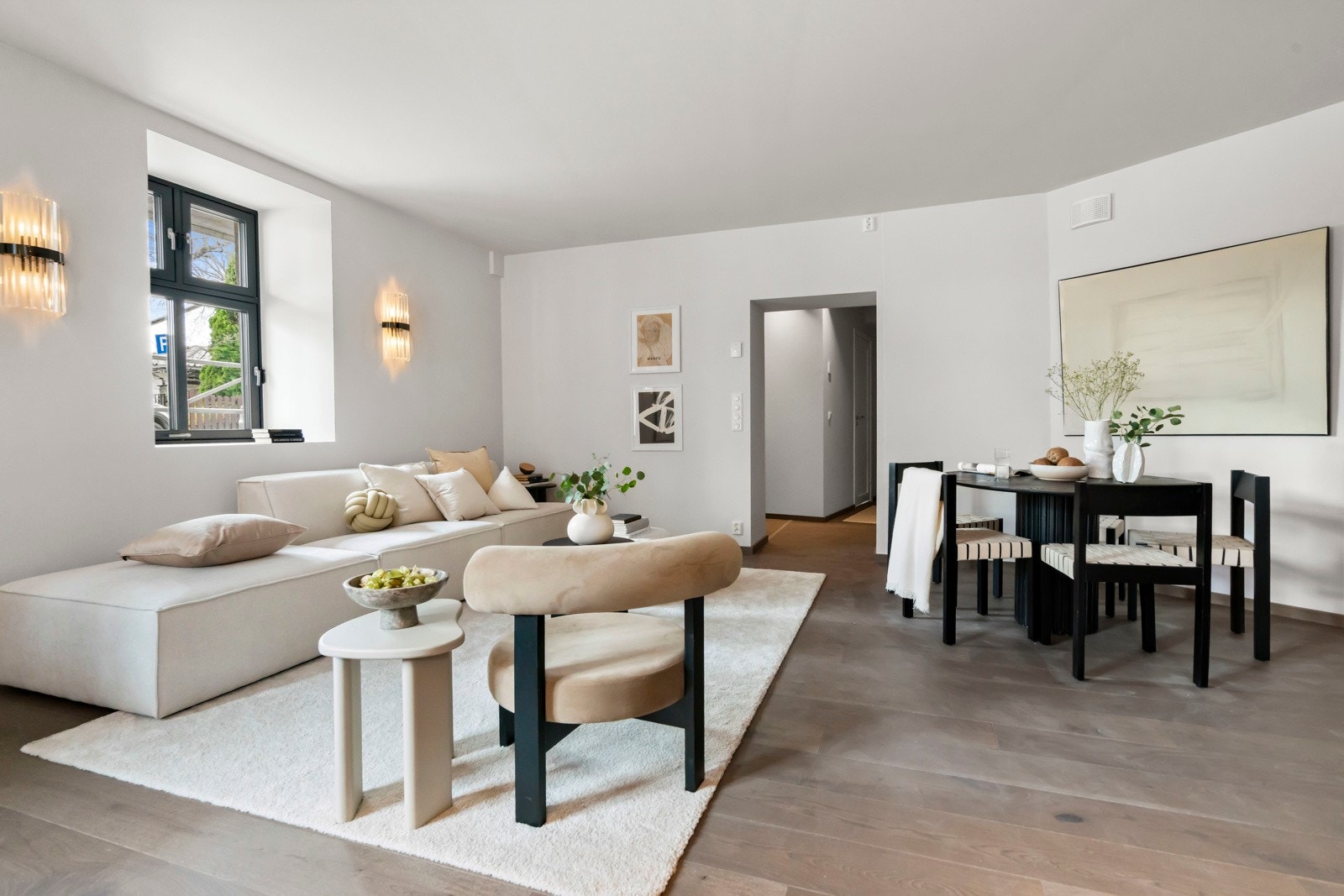 Stue/spisestue. Galleribilde