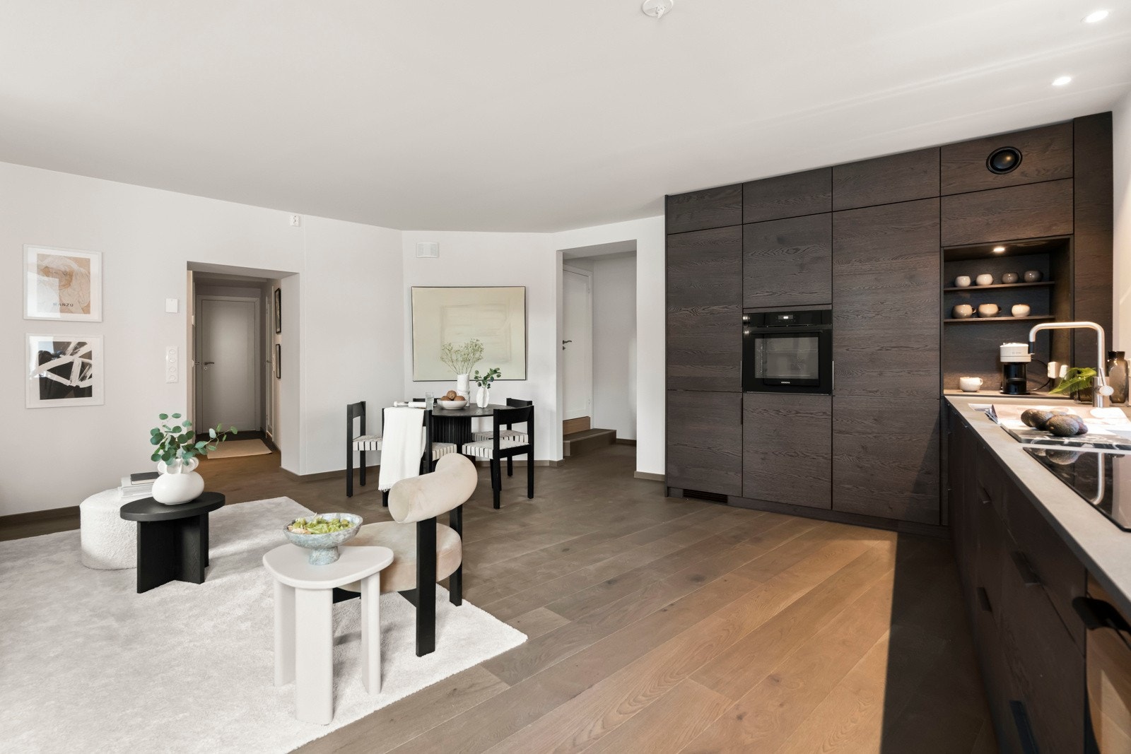 Leiligheten har nytt elektrisk anlegg og balansert ventilasjon for god inneluft. Det er også nytt rørsystem. Galleribilde