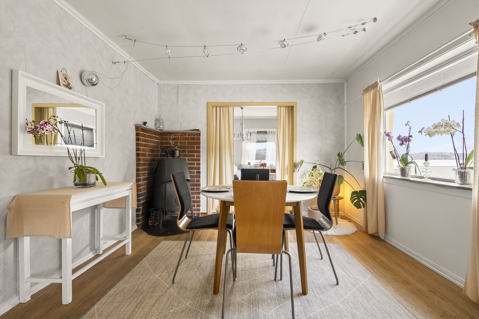 Stove med vedomn Galleribilde