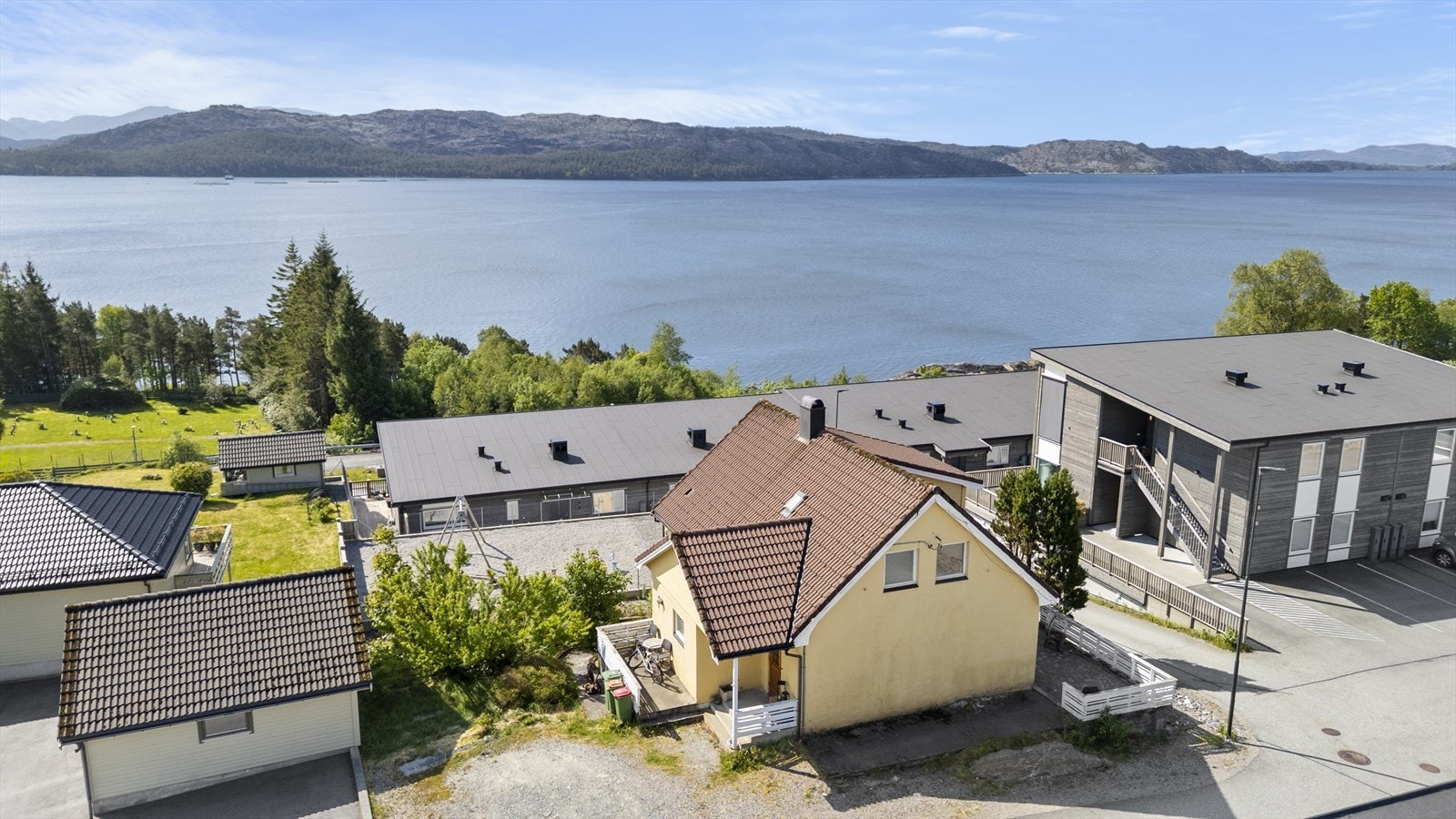 Kort avstand til dei fine områda langs sjøen Galleribilde