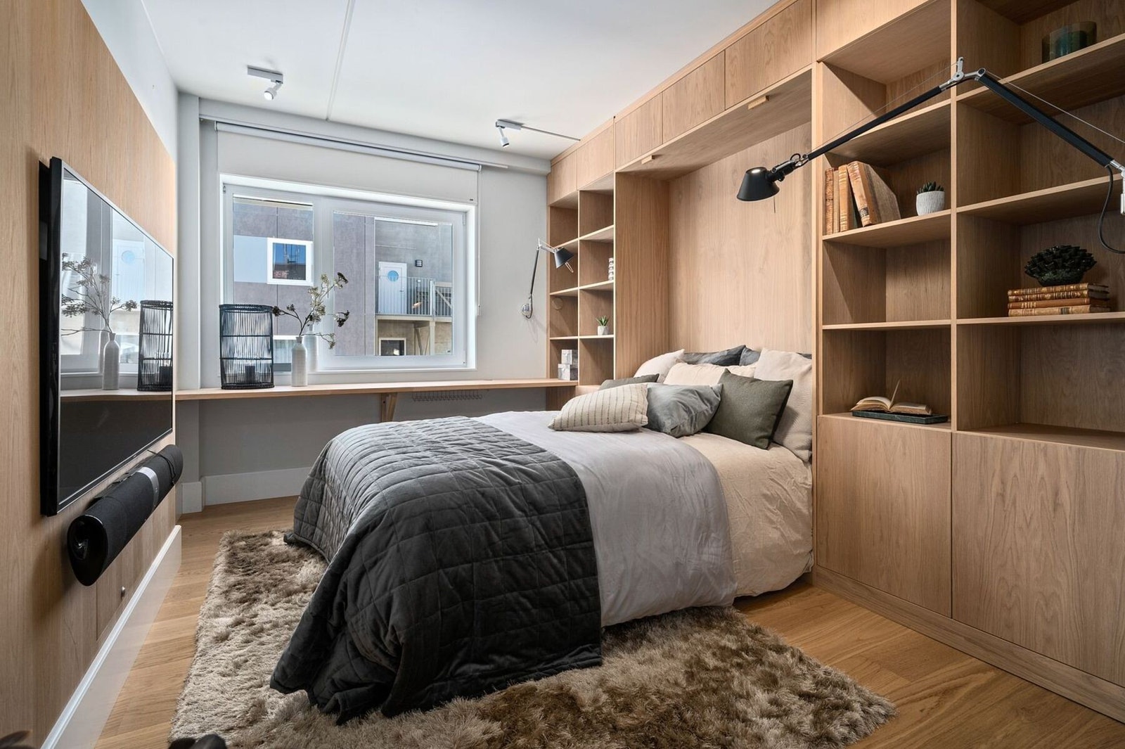 .. som kan slås ut til en seng på 1-2-3! Svært praktisk Galleribilde