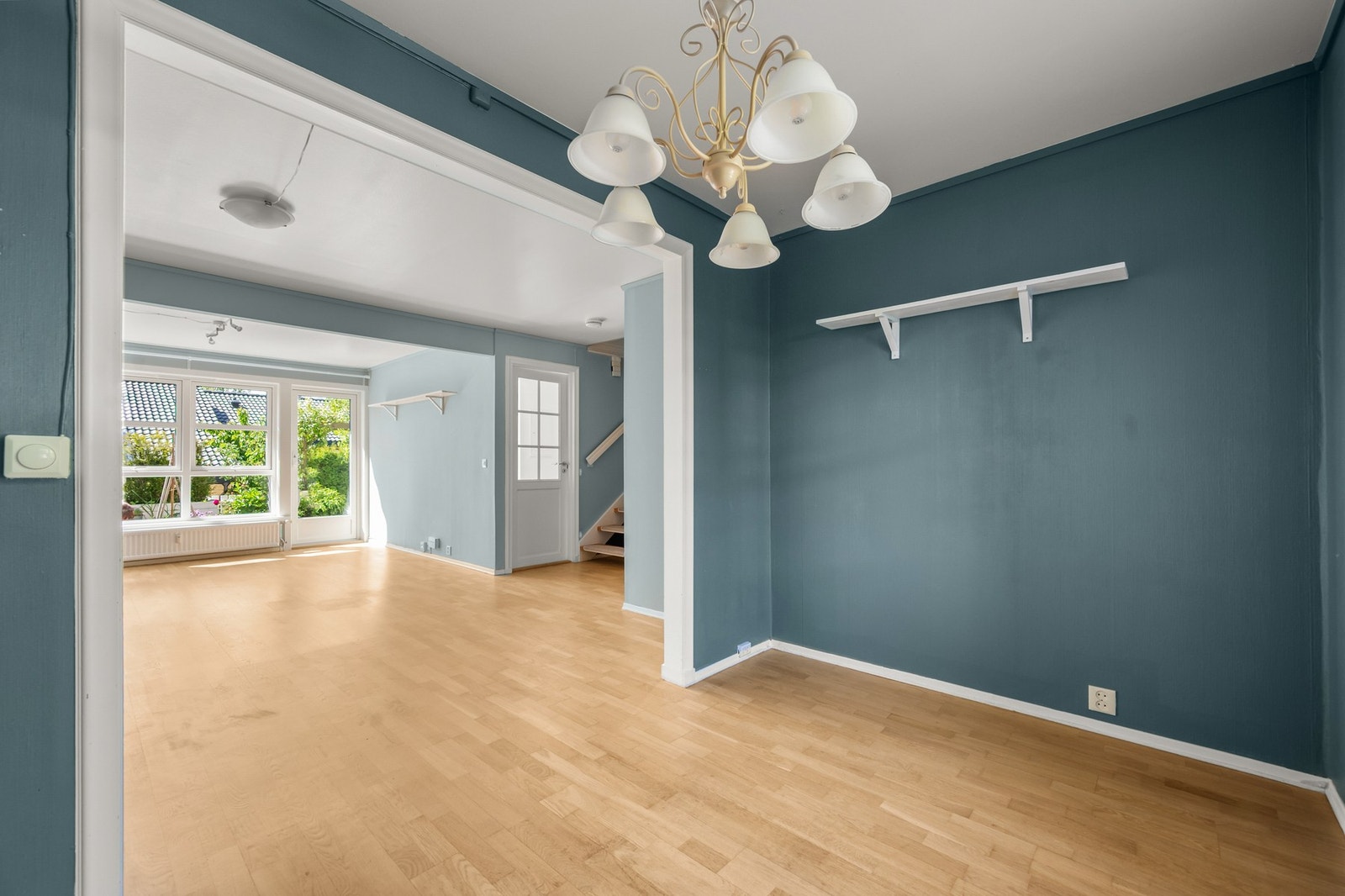 Her kan en enten bruke rommet som spisestue, lekeplass, tv-stue etc. Galleribilde