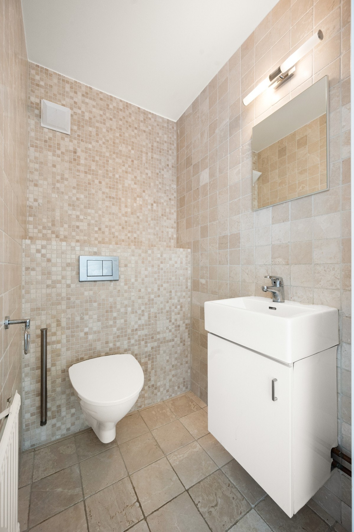 I 1.etasje er det også ekstra toalett. Galleribilde