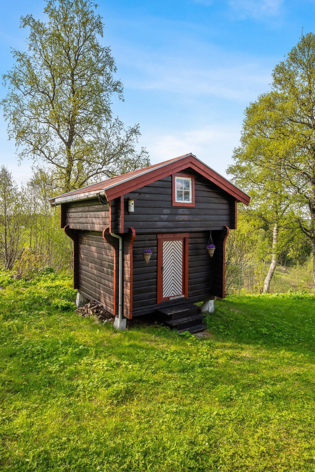 Det er eget stabbur på tomten. Galleribilde