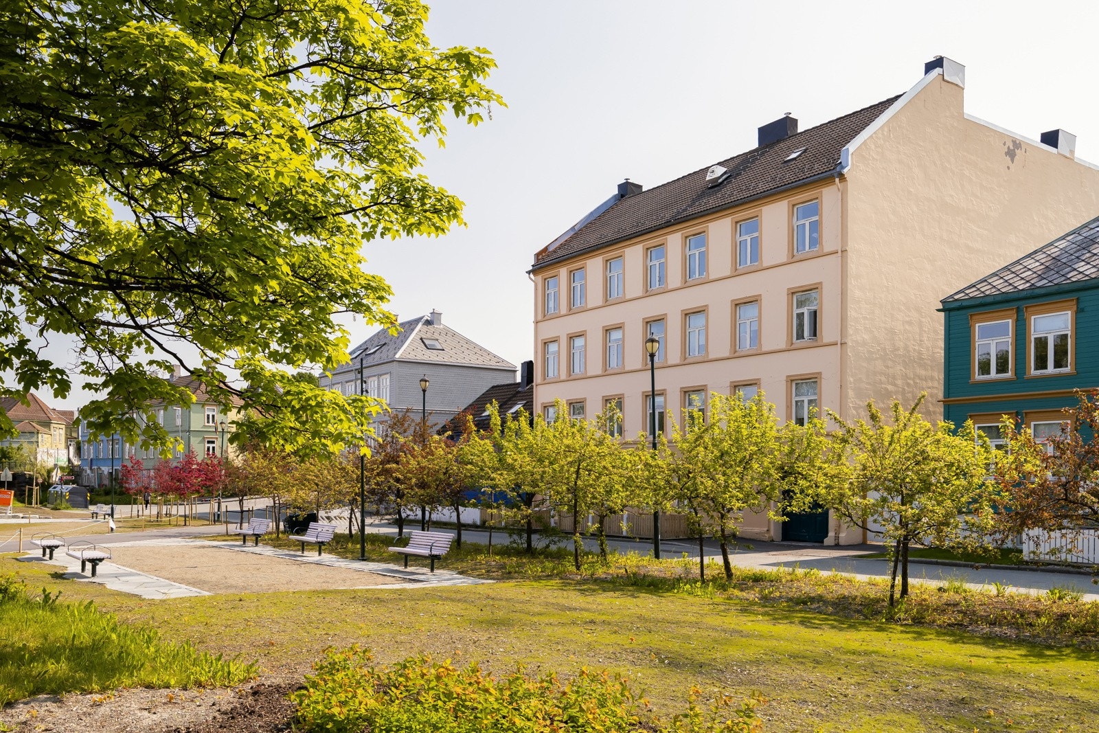 Her ser man den nyåpnede Strandveiparken like ved boligen. Denne har blitt meget flott og et godt supplement til området. Galleribilde