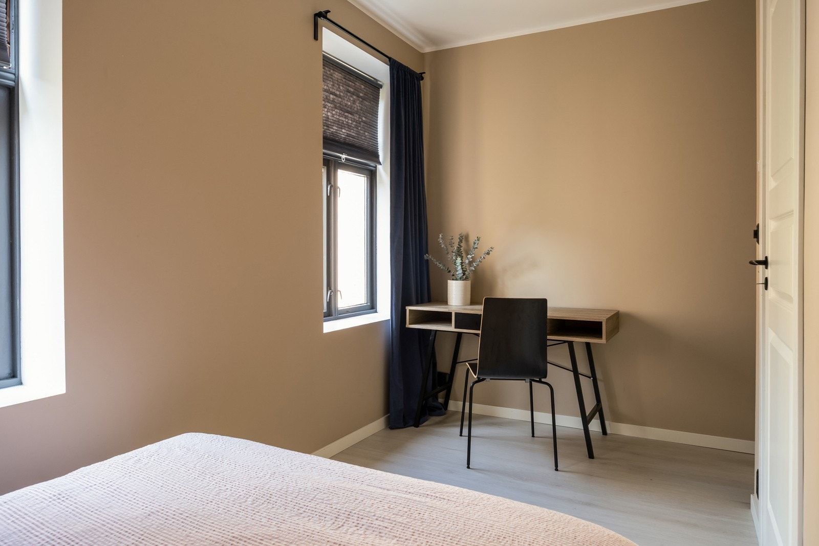 Soverom; 9,5 kvm. Alle soverom har god plass til garderobeløsning og/eller skrivebord. Galleribilde