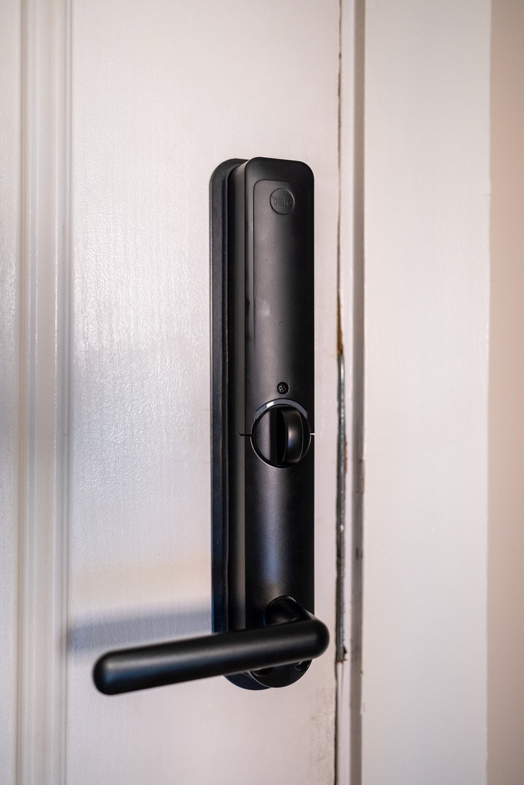 Nøkkelfri adkomst ved Yale Doorman L3S på leilighetsdøren og Defigo app på hovedinngangen. Galleribilde