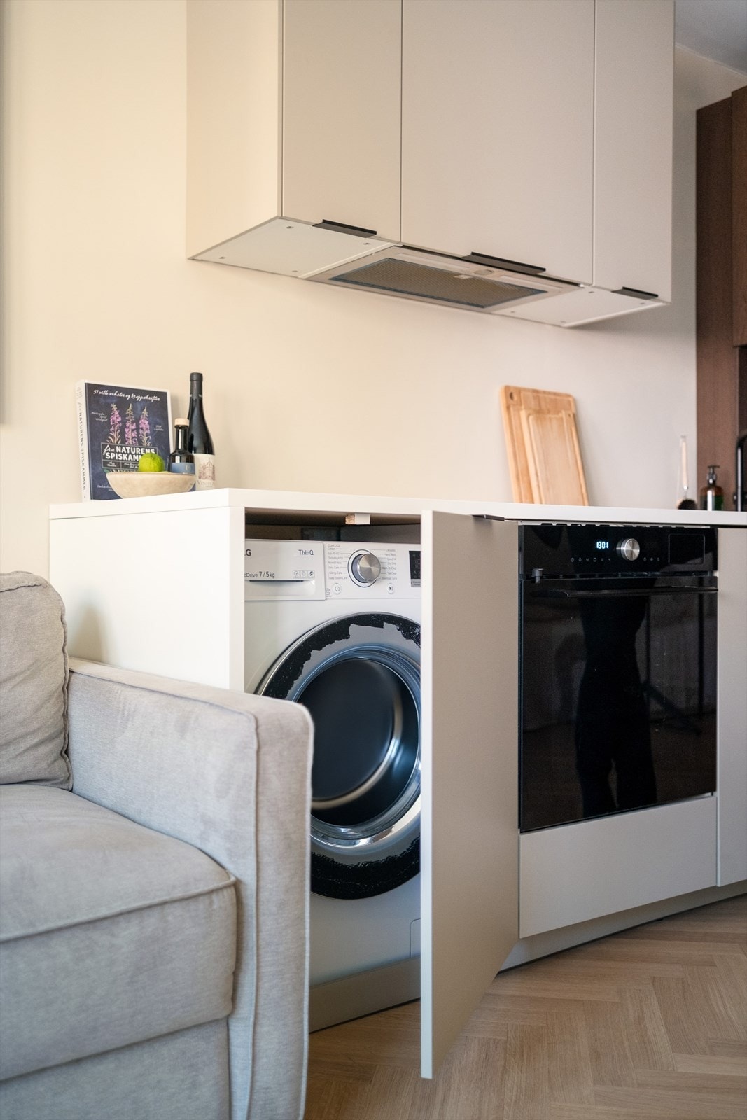 Opplegg for vaskemaskin på kjøkkenet. Galleribilde