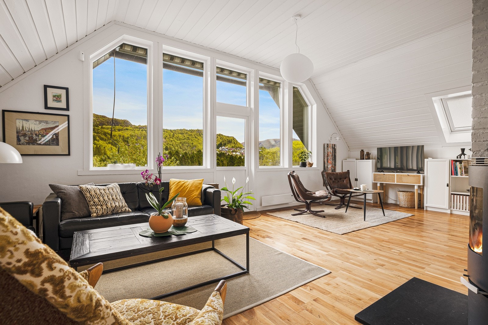 Takhøyde på 3 meter i stuen! Galleribilde