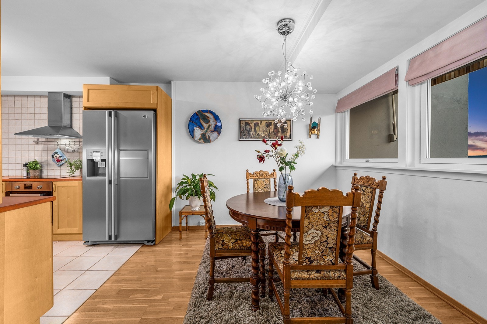 Boligens gode planløsning gjør det enkelt å innrede i ulike soner Galleribilde