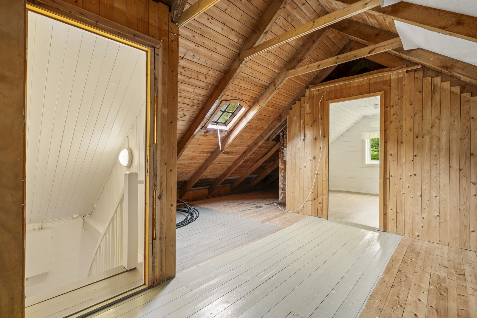 Uisolert tørkeloft (isolering påbegynt) Galleribilde