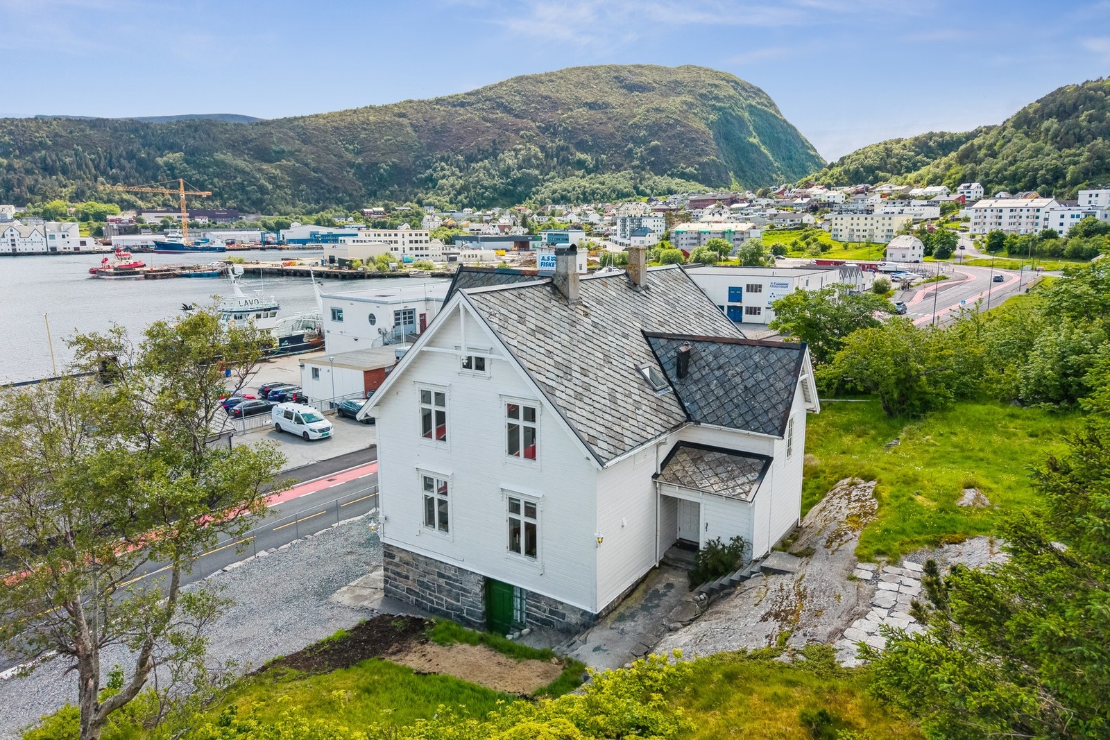 Et godt utgangspunkt for deg som ønsker å sette ditt eget preg på en bolig med særpreg og historie. Galleribilde