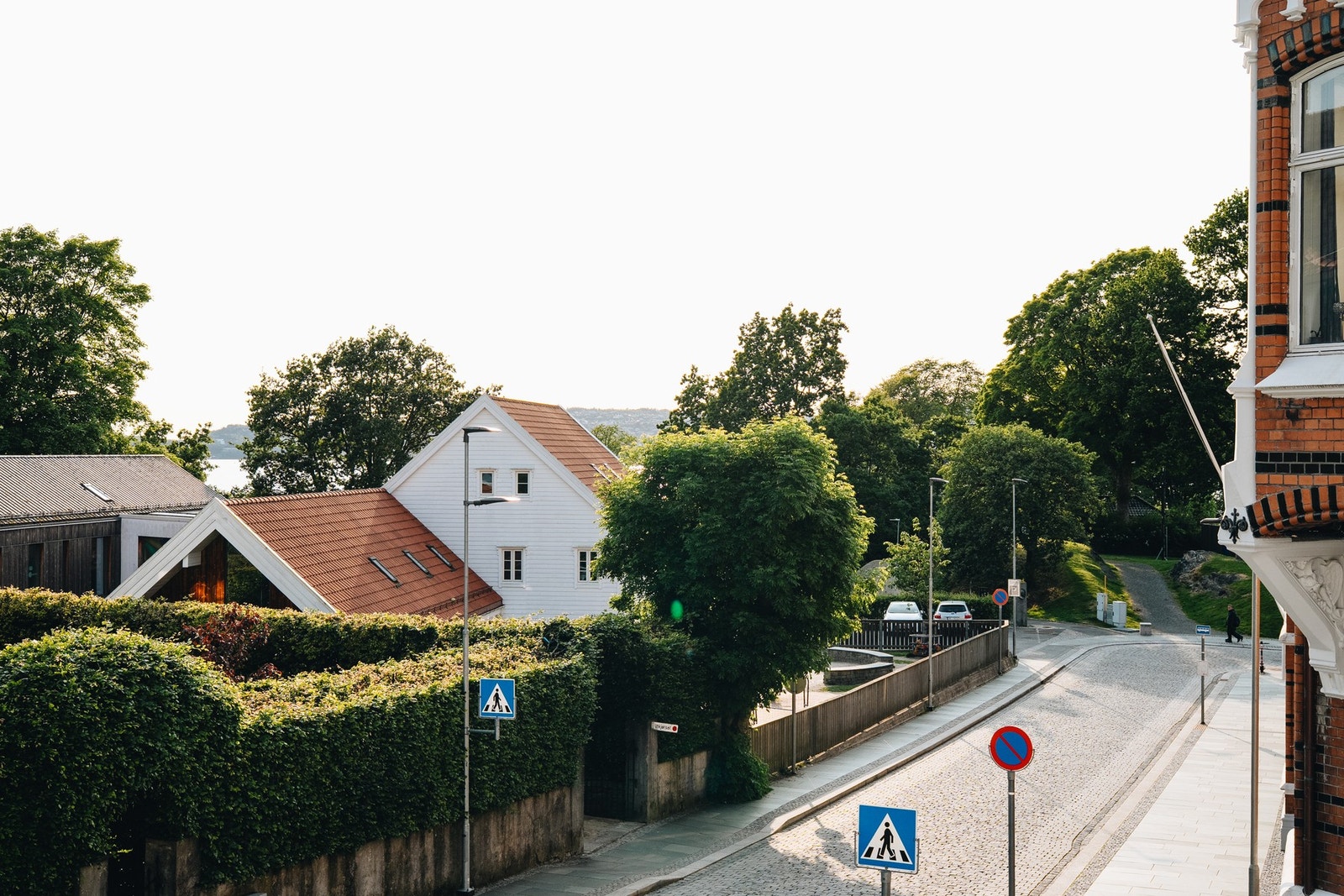 Her har du muligheten til å nyte morgenkaffen eller nyte solnedgang, samt rolige sommerkvelder med utsikt mot det levende nabolaget. Galleribilde