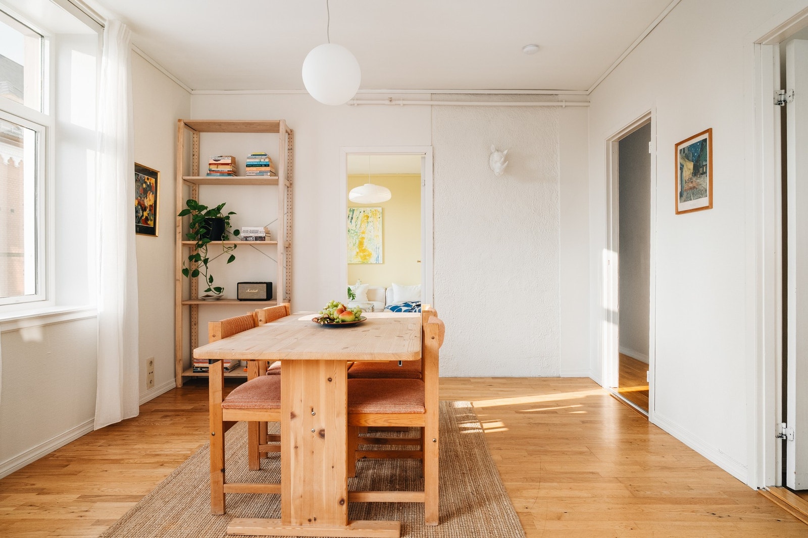 Fra stuen har du tilgang til en ekstra stue- eller soverom. Galleribilde