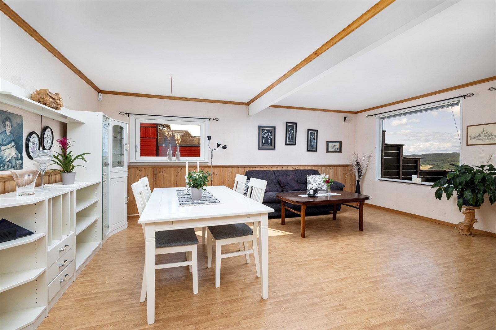 Stuen gir stor møbleringsfrihet. Galleribilde