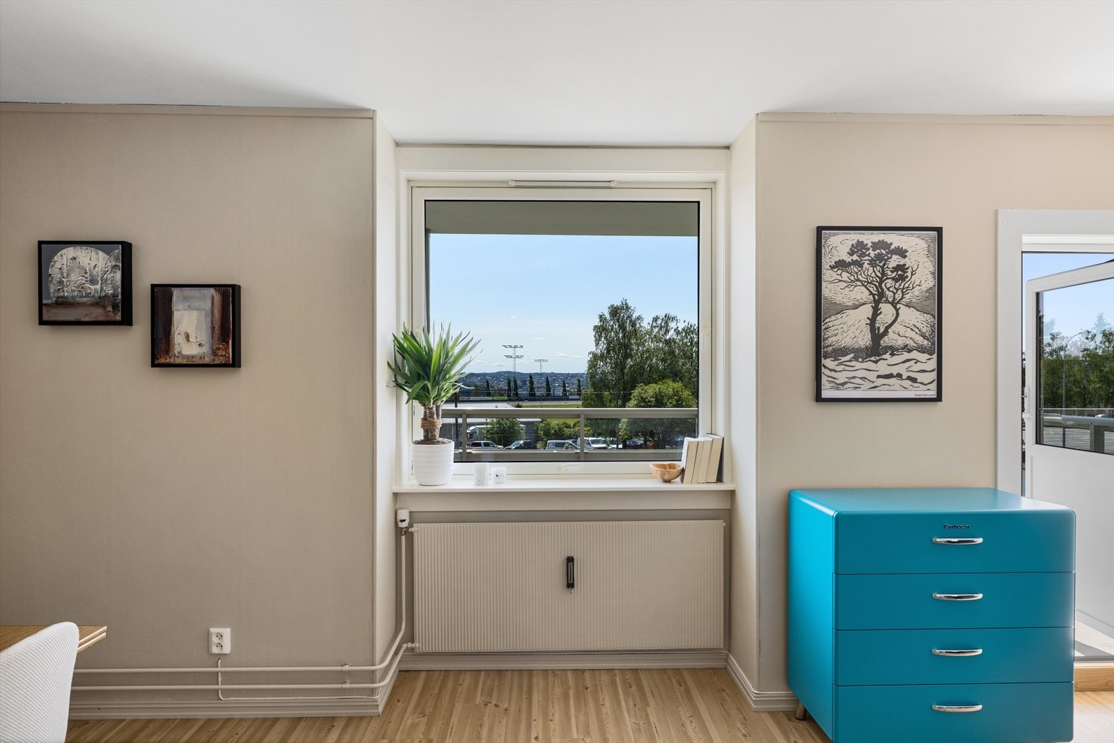 Leiligheten har en svært skjermet og usjenert beliggenhet - ingen direkte innsyn. Galleribilde