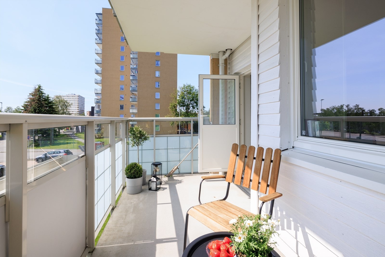 Det er god plass til å innrede med sittegruppe, beplantning og annet ønsket interiør. Galleribilde