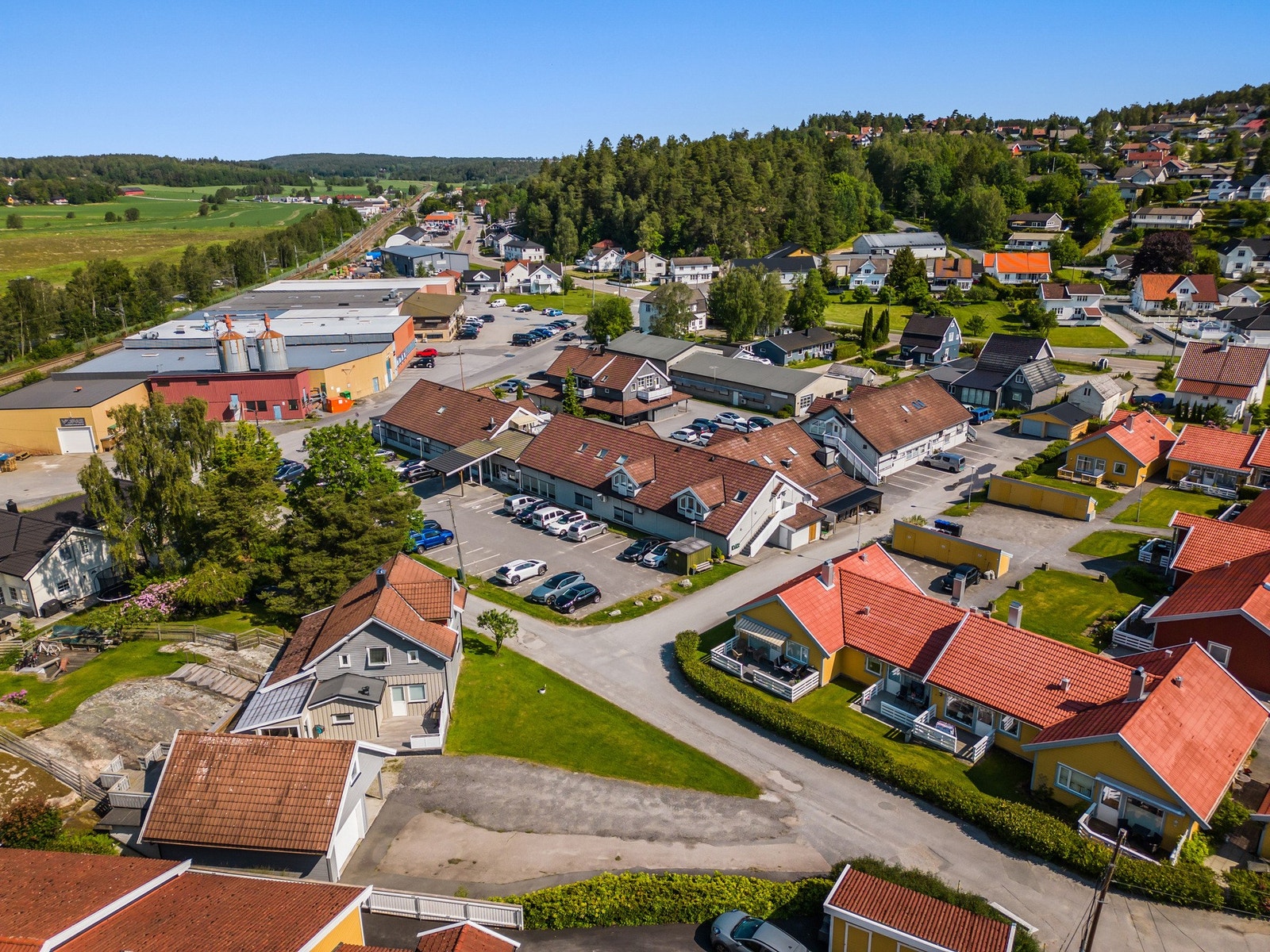 Velkommen til Fladebyveien 10B, presentert av ASK Meglerverket v/Jonas Olaussen! Galleribilde