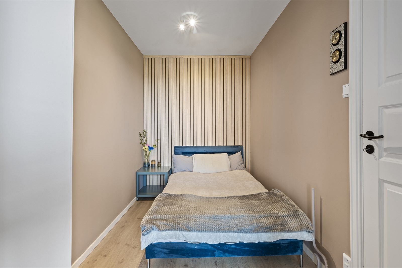 Plass til dobbeltseng på soverommet Galleribilde